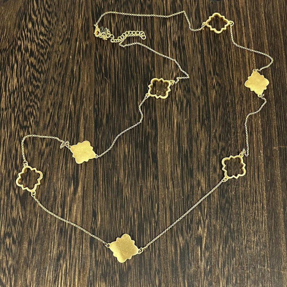 Stella & Dot Station Necklace Womens OS Gold Quatrefoil Floral Long Layering